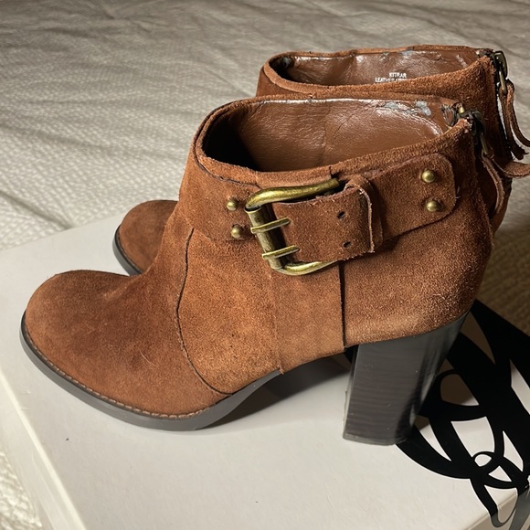 Nine West Suede bootie size 7.5 - Picture 1 of 12